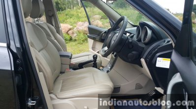 2015 Mahindra XUV500 (facelift) front cabin (1) review