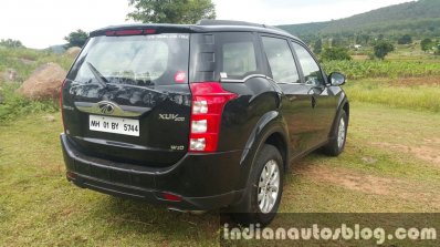 2015 Mahindra XUV500 (facelift) rear quarter (1) review