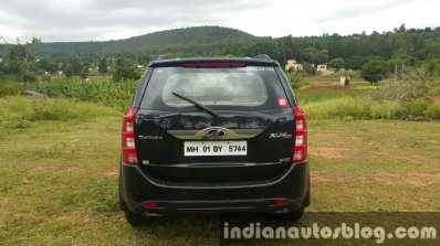 2015 Mahindra XUV500 (facelift) rear review