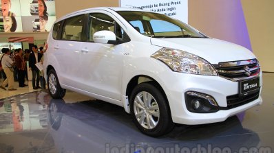 2015 Suzuki Ertiga facelift front three quarter left at the Gaikindo Indonesia International Auto Show 2015