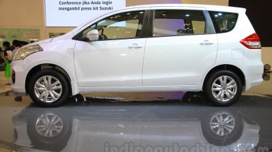 2015 Suzuki Ertiga facelift side at the Gaikindo Indonesia International Auto Show 2015