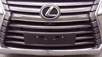 2016 Lexus LX grille spied (August 2015)