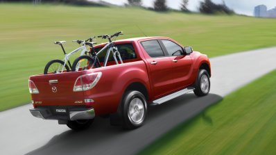 2016 Mazda BT-50 PRO rear three quarter official