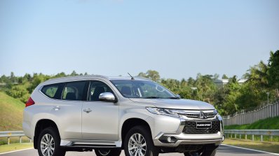 2016 Mitsubishi Pajero Sport front three quarter static unveiled