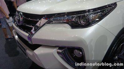 2016 Toyota Fortuner headlight and foglight at Thailand Big Motor Sale