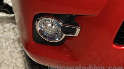 2016 Toyota Hilux Double Cab fog lamp at the 2015 Gaikindo Indonesia International Auto Show (2015 GIIAS).