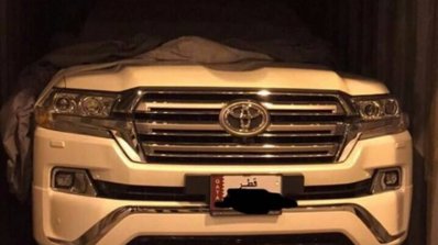 2016 Toyota Land Cruiser VX.S front spied