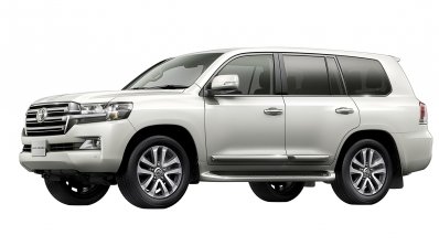 2016 Toyota Land Cruiser (facelift) front three quarter white launched press image