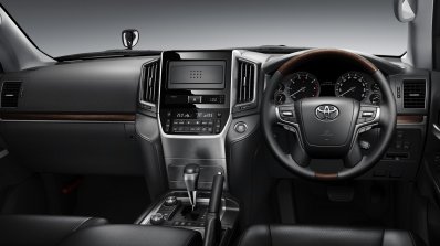 2016 Toyota Land Cruiser (facelift) interior (1) launched press image