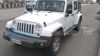 Jeep Wrangler front three quarter spied