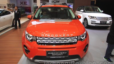 Land Rover Discovery Sport front at the 2015 Gaikindo Indonesia International Motor Show (2015 GIIAS)