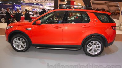 Land Rover Discovery Sport side at the 2015 Gaikindo Indonesia International Motor Show (2015 GIIAS)