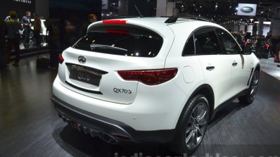 2015 Infiniti QX70 Ultimate rear three quarters at IAA 2015