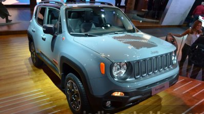 2015 Jeep Renegade Trailhawk front three quarter at the IAA 2015