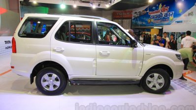 2015 Tata Safari Storme facelift side (1) at the 2015 Nepal Auto Show