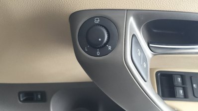2015 VW Polo mirror adjustment for India