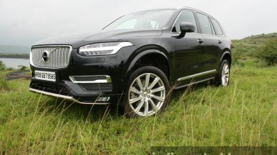2015 Volvo XC90 D5 Inscription front three quarter low full review