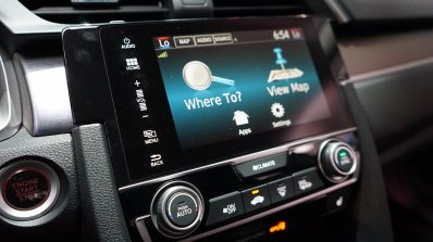 2016 Honda Civic center console live images