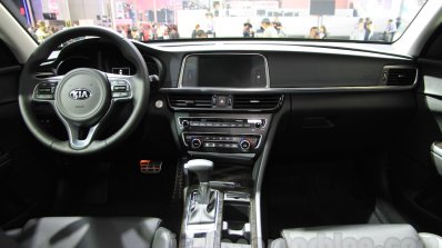 2016 Kia K5 dashboard at the 2015 Chengdu Motor Show