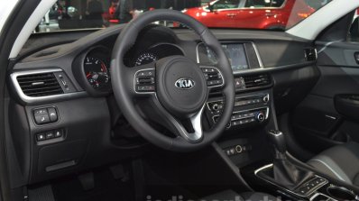 2016 Kia Optima steering wheel at IAA 2015