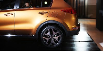 2016 Kia Sportage (Korea spec) tailgate open from the launch
