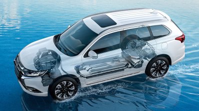 2016 Mitsubishi Outlander PHEV engine debut in Frankfurt