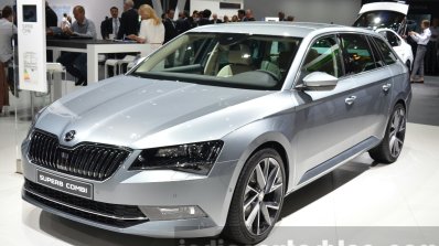 2016 Skoda Superb Combi (estate) front three quarter at the IAA 2015