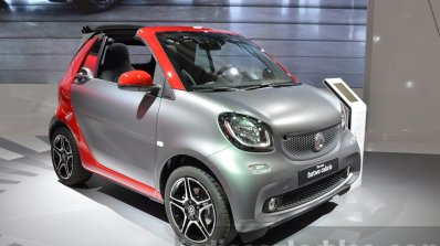 2016 Smart Fortwo Cabrio front three quarter right at IAA 2015