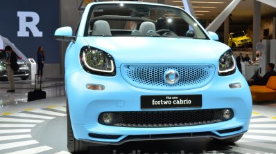 2016 Smart fortwo Cabrio headlamp grille and bumper at IAA 2015