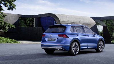 2016 VW Tiguan GTE rear three quarter (1) unveiled ahead of debut