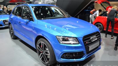 Audi SQ5 TDI Plus front three quarter left at IAA 2015