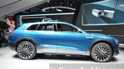 Audi e-tron quattro concept side (1) at the IAA 2015