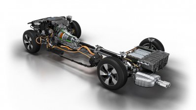 BMW 330e PHEV chassis press image