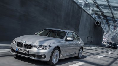 BMW 330e PHEV front three quarter unveiled