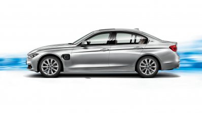 BMW 330e PHEV side press image