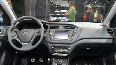 Hyundai i20 Active dashboard at the IAA 2015