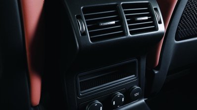 Jaguar F-Pace rear air con vent press image