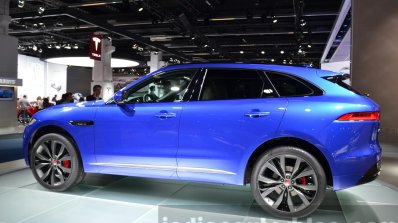 Jaguar F-Pace side left at IAA 2015