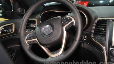 Jeep Grand Cherokee John Yiu limited-edition steering at the 2015 Chengdu Motor Show