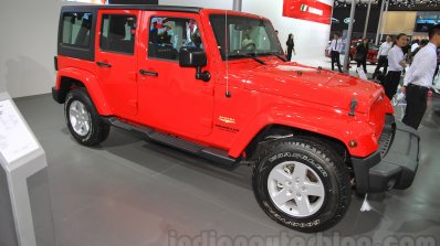 Jeep Wrangler Unlimited Sahara edition front quarter at the 2015 Chengdu Motor Show