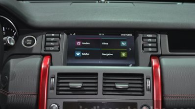 Land Rover Discovery Sport HSE Dynamic Lux infotainment system at IAA 2015