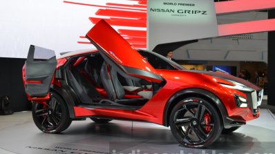 Nissan Gripz Concept front three quarters at IAA 2015