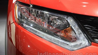 Nissan X-Trail headlight at the 2015 Chengdu Motor Show