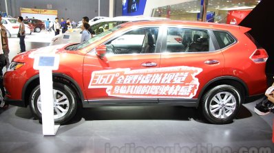 Nissan X-Trail side at the 2015 Chengdu Motor Show