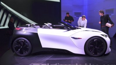 Peugeot Fractal Concept side at IAA 2015