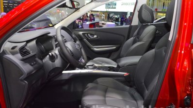 Renault Kadjar front seats at IAA 2015