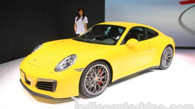 2015 Porsche Carrera 4S front three quarter at 2015 Tokyo Motor Show