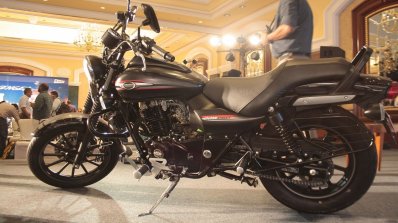 2016 Bajaj Avenger 220 Street launched