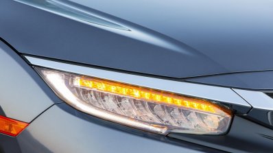 2016 Honda CIvic grey head light