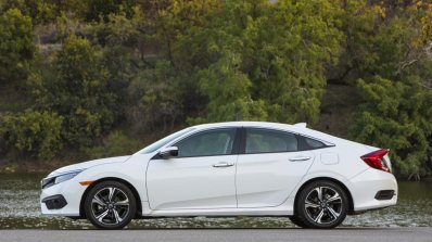 2016 Honda CIvic white side